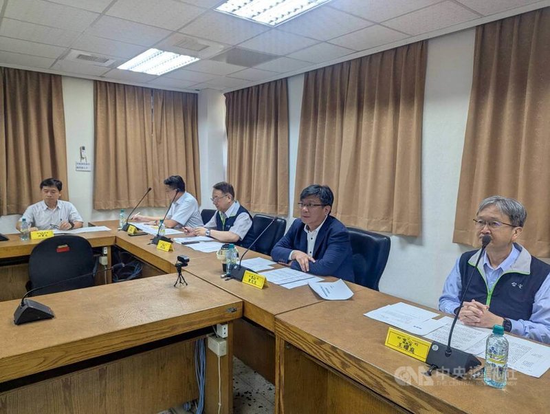 台電公司20日召開記者會說明興達電廠新2號機火警原因,初步認定是承攬商未使用正確規格的墊片導致。中央社記者蔡孟妤攝 114年9月20日