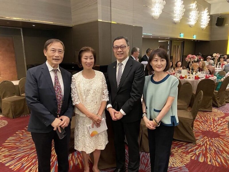 外交部政務次長陳明祺(右2)19日出席中南美洲台灣商會聯合總會第30屆第2次理監事聯席會議,與總會長林幸昭(左2)及與會來賓合影。(外交部提供)中央社記者楊堯茹傳真 114年9月20日