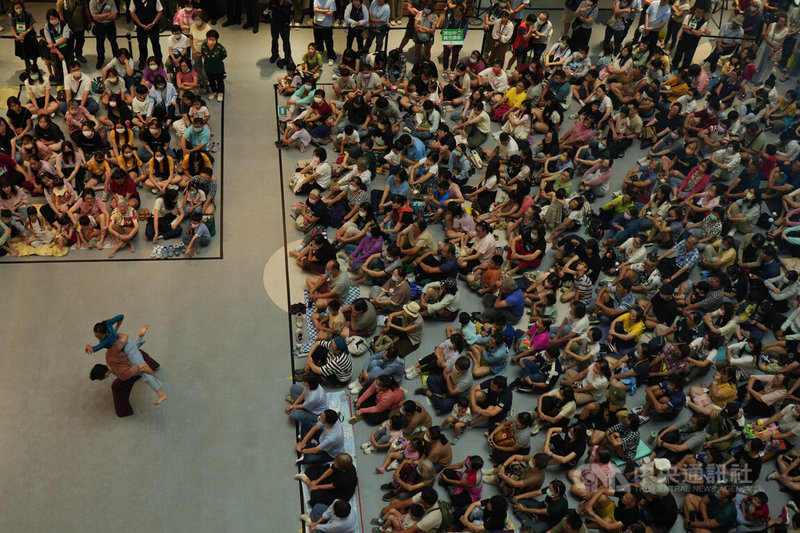 2025國泰雲門隨行吧社區巡演「與雲門共舞」屏東場20日起一連2天在王船文化館舉行,盼藉此拉近民眾與舞蹈距離,進一步共創美好回憶。中央社記者黃郁菁攝 114年9月20日