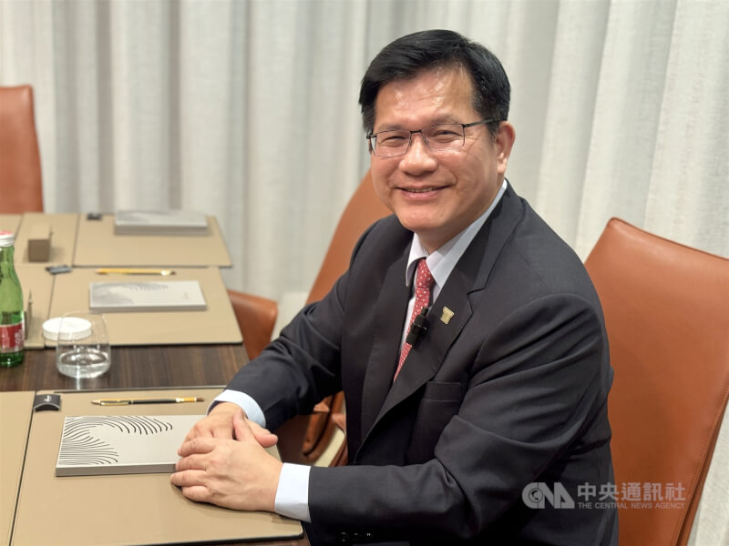 外交部長林佳龍14日在捷克接受中央社專訪。（中央社檔案照片）