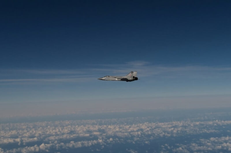 瑞典軍方發布的照片顯示,一架俄羅斯米格-31戰鬥機侵犯愛沙尼亞空域。(Swedish Armed forces/Handout via 路透社)