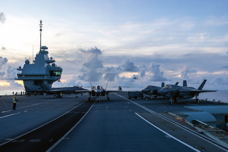 正在印太區域活動的英國航艦打擊群20日在穿越南海後,訪問新加坡。(英國國防部提供)中央社記者陳韻聿倫敦傳真 114年9月21日