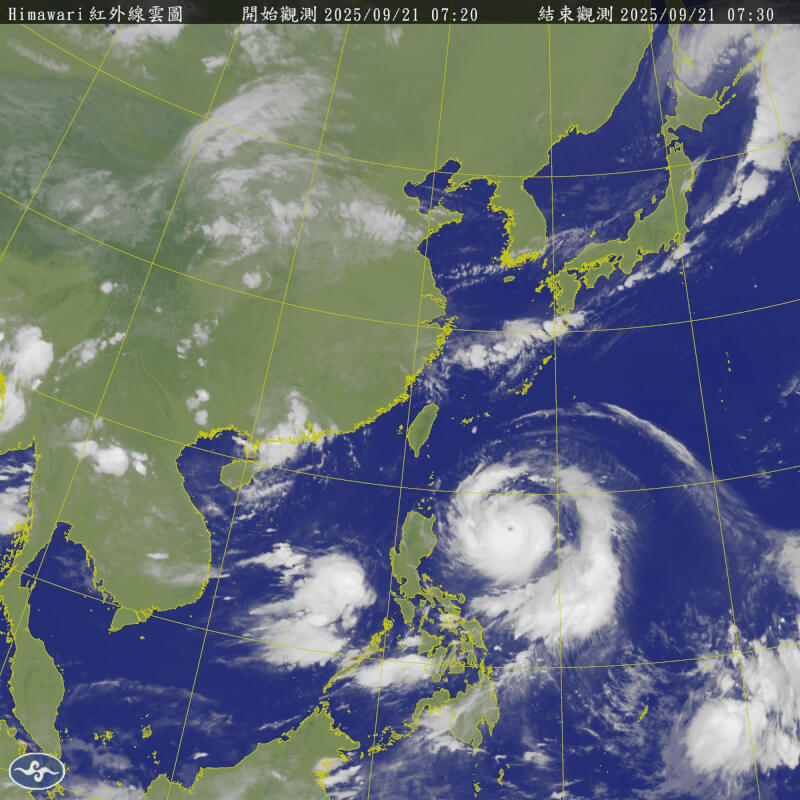 中颱樺加沙出現明顯颱風眼。圖為21日上午7時20分衛星雲圖。(圖取自氣象署網頁cwa.gov.tw)