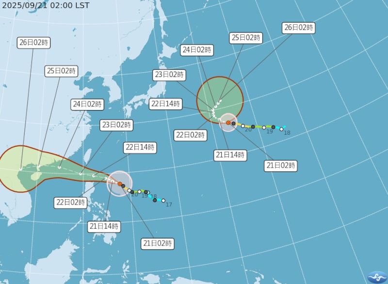 氣象署指出，颱風樺加沙（圖左）有機會增為強烈颱風，浣熊（圖右）已成為今年首個強烈颱風，但因距離遙遠，預計對台灣應該不會有影響。（圖取自中央氣象署網頁cwa.gov.tw）
