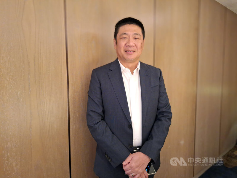 新藥公司瑞格國際生技營運長楊思聖22日表示,主力新藥RGI-2001已完成美國臨床2b期,並刊登國際期刊;隨著進入三期試驗,將同步推動現金增資與布局國際資本市場,預計明年3月底在台送件申請興櫃。中央社記者何秀玲攝 114年9月22日