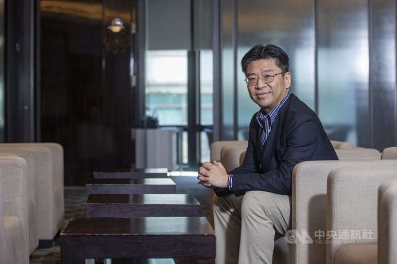 道瓊永續指數（DJSI）也將資安管理納入評比項目。台新新光金永續長李鎮宇表示，台新金延攬資安專家進入董事會，以最高標準審視細節，藉此強化資安韌性，「所以我們後來就拿了滿分，其實是（台灣）很少見的」。中央社記者鄭清元攝　114年9月22日