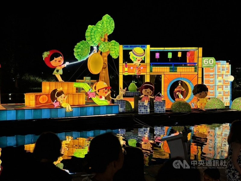 新加坡知名景點濱海灣花園打造中秋燈會，設置新加坡多元文化意象的花燈。中央社記者吳昇鴻新加坡攝 114年9月23日