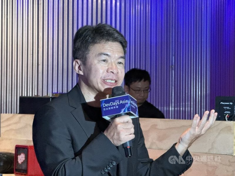 廣達電腦總管理處管理資訊中心處長李振忠23日出席微軟亞太技術年會表示，廣達導入微軟人工智慧（AI）編碼助理GitHub Copilot後，開發效率平均提升了33%，員工可以專注在更有價值的工作。中央社記者吳家豪攝　114年9月23日
