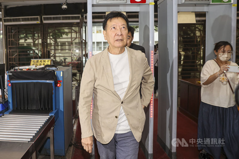 前中廣董事長趙少康日前在大罷免投票時亮票，台北地檢署23日約談趙少康到庭說明。中央社記者鄭清元攝　114年9月23日