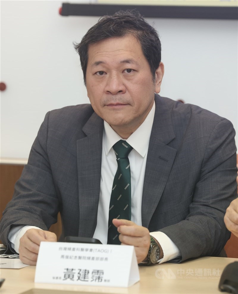 台灣婦產科醫學會秘書長黃建霈表示，孕婦在許多情況下可能需要使用止痛藥，乙醯胺酚是對孕婦、胎兒最安全選擇。（中央社檔案照片）
