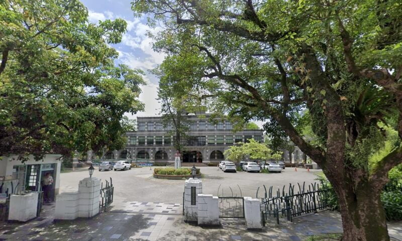 蘭陽女中1名女學生對網友提告，校方23日表示給予最大尊重，並提供必要協助。圖為蘭陽女中校門。（圖取自Google地圖網頁google.com/maps）