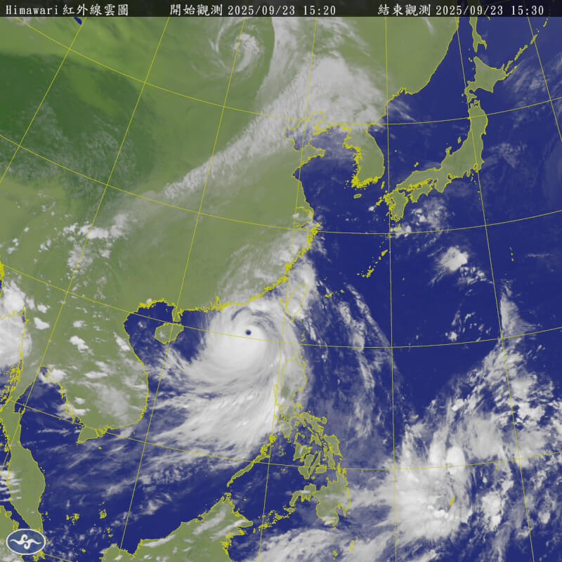 氣象署23日上午解除颱風樺加沙陸上警報。圖為23日下午3時20分衛星雲圖。（圖取自氣象署網頁cwa.gov.tw）