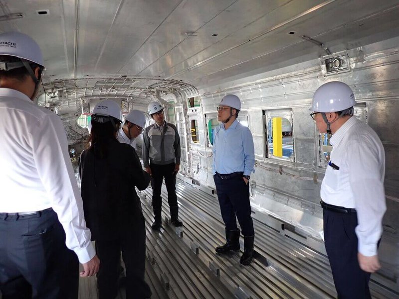 台灣高鐵董事長史哲(右2)表示,高鐵去年旅運達7800萬人次,今年8月日均運量更是突破新高、來到23.4萬人次,看好下半年旅運人次可望再創高峰。(台灣高鐵提供)中央社記者黃巧雯傳真 114年9月24日