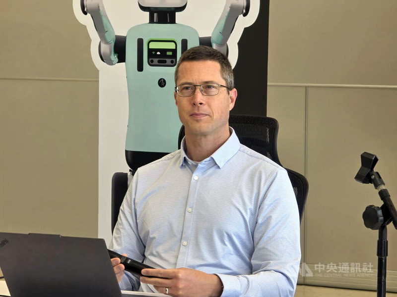 Agility創辦人赫斯特（Jonathan Hurst）受邀訪台，首站行程拜訪佳能，他表示，旗下人形機器人Digit明年底將推出第5代時，會具備全面安全功能，並完成認證，才會展開量產、規模化。中央社記者江明晏攝　114年9月24日