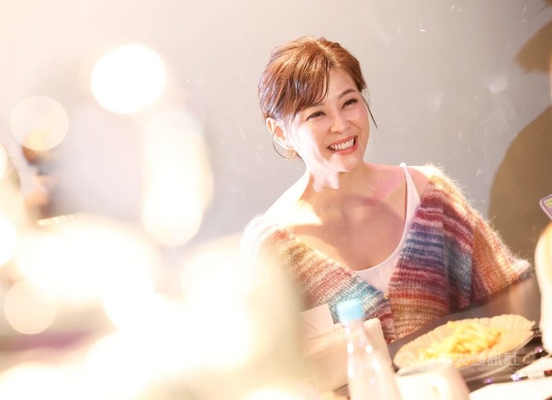 演員方馨（圖）籌辦「情歌若響」公益演唱會，她認為可以付出做公益很開心，只是要唱歌壓力不小，「我是很容易給自己壓力的人」。中央社記者張新偉攝　114年9月24日