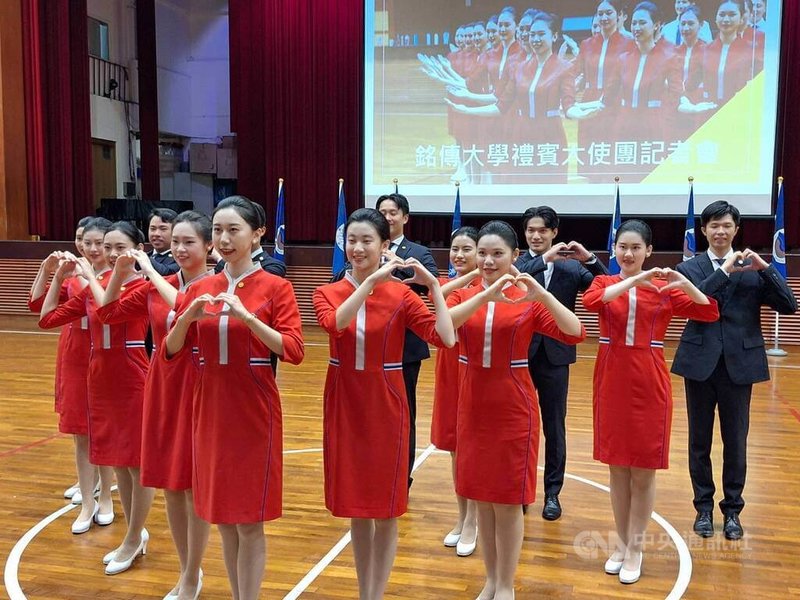 銘傳大學禮賓大使團連續41年參與國慶服務，為了在國慶典禮上展現最到位的服務表現，銘傳禮賓大使也接受語言、儀態、危機應變等訓練。中央社記者許秩維攝　114年9月25日