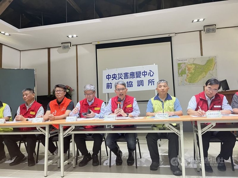 馬太鞍溪堰塞湖溢流釀災,中央災害應變中心前進協調所25日表示,上午9時15分新增光復鄉中正路1人死亡,累計15人死亡。中央社記者張祈攝 114年9月25日
