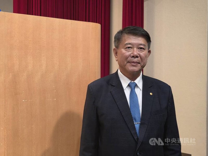 長榮國際儲運總經理林振芳表示，榮運上半年營運有兩大亮點，挹注內陸櫃場業務、客機業務營收增溫。 中央社記者江明晏攝　114年9月25日