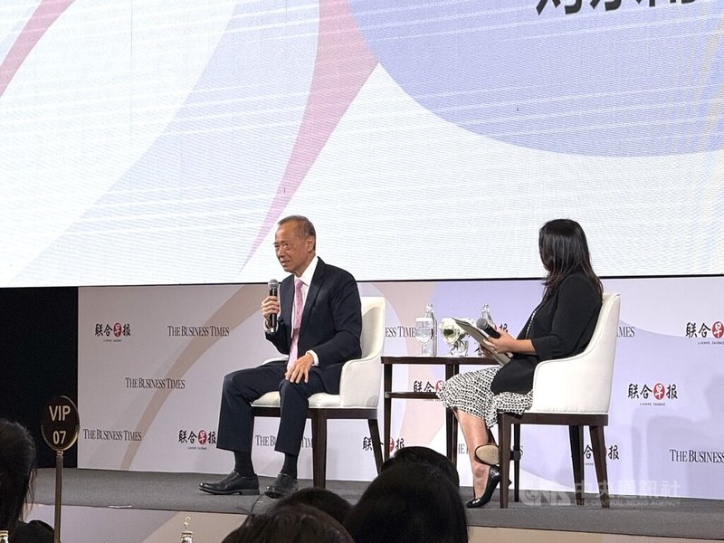 新加坡前外長楊榮文(左)25日在曼谷針對川普回任美國總統後,將對東南亞經濟有何影響發表演說。他談及美中關係和東南亞在地緣政治下的處境。中央社記者李宗憲曼谷攝 114年9月25日