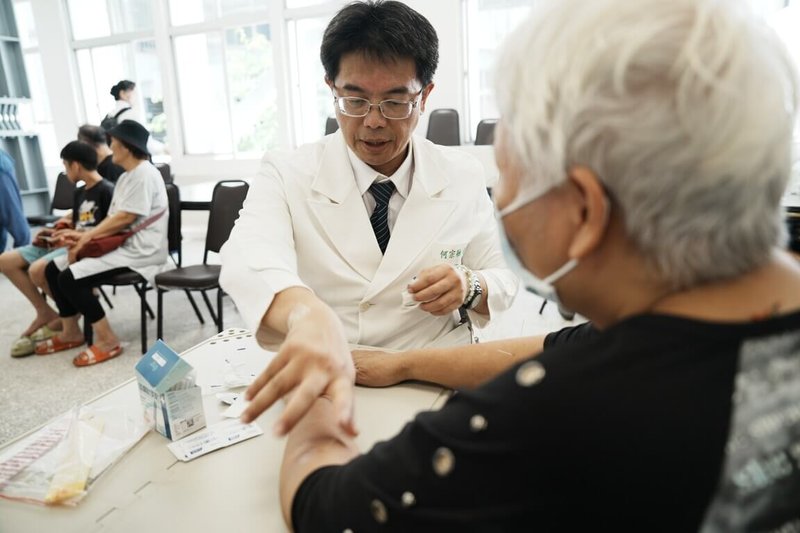 花蓮馬太鞍溪堰塞湖溢流釀災，花蓮慈濟醫院醫療團隊25日前往光復糖廠喜悅樓進駐醫療站，提供中西醫等專科醫護。（慈濟基金會提供）中央社記者吳玟嶸傳真　114年9月25日