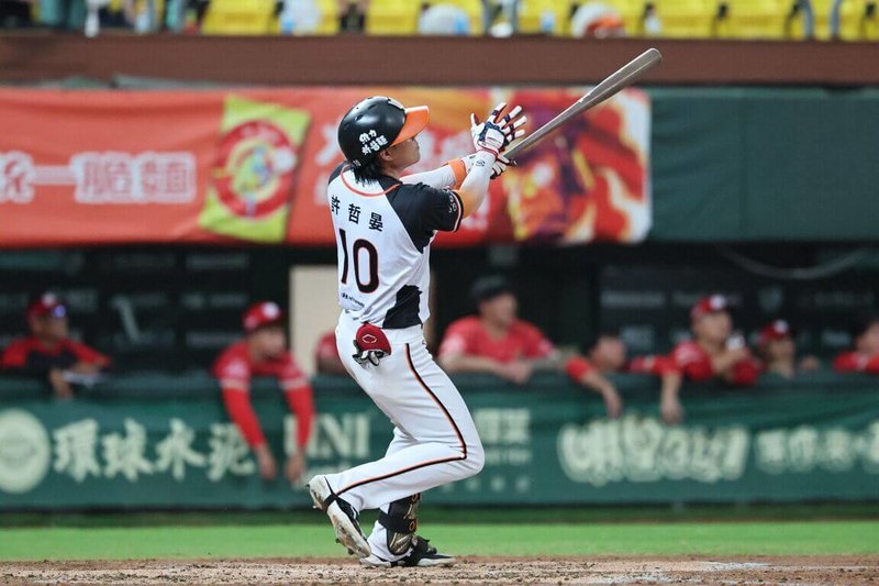 中職統一7-ELEVEn獅隊25日例行賽打線發揮，許哲晏（圖）全場2安包含1記全壘打、貢獻4分打點，助隊以8比2拿下近期2連勝。（統一獅隊提供）中央社記者謝靜雯傳真 114年9月25日