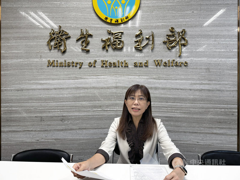 115年健保總額協商結果出爐,健保會執行秘書周淑婉(圖)26日對媒體說明,醫院總額達新台幣6853.06億元、西醫基層總額1861.99億元、牙醫門診總額583.69億元、中醫門診總額364.29億元。中央社記者沈佩瑤攝 114年9月26日