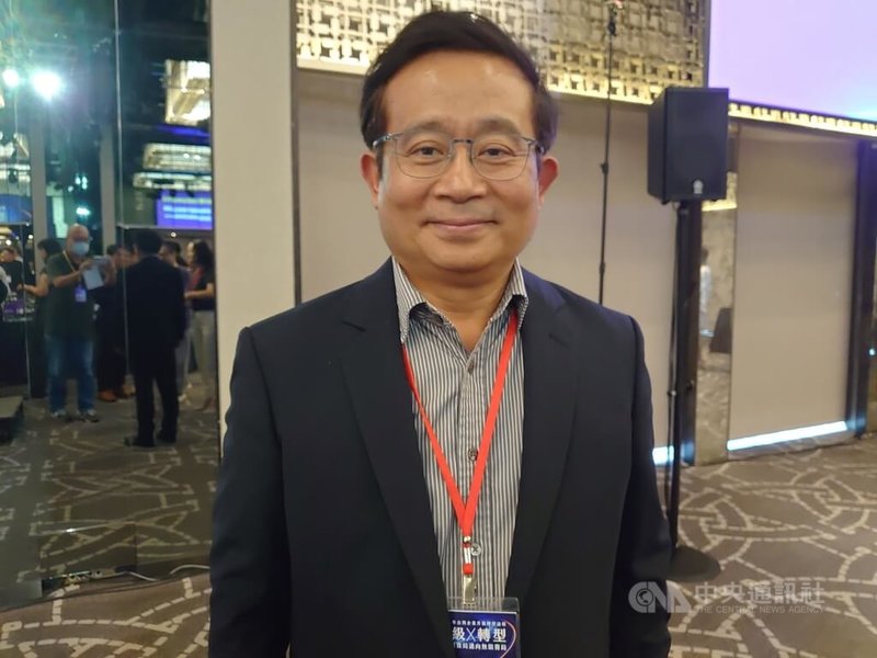 信驊董事長林鴻明26日出席台灣企業升級轉型論壇，他受訪說，今年下半年營收可望逐季些微往上，全年成長樂觀，明年仍將是成長的一年。中央社記者張建中攝  114年9月26日