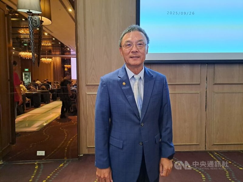 遊戲業者鈊象電子26日舉行法說會，董事長李柯柱表示，美國關稅整體影響不大，但對商用機台銷美仍有影響，預期今、明年營運可望穩定成長。中央社記者潘智義攝　114年9月26日