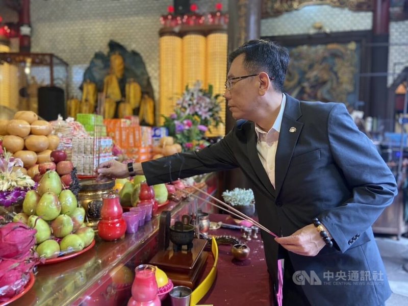 花蓮馬太鞍溪堰塞湖溢流重創光復鄉，新竹市議長許修睿（圖）26日表示將捐出1個月所得助救災，並另以新竹市竹蓮寺主委名義，捐贈新台幣100萬元給財團法人賑災基金會。中央社記者魯鋼駿攝  114年9月26日