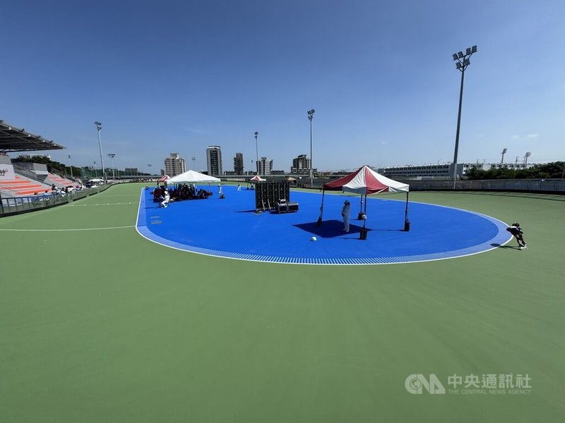 雲林縣立滑輪溜冰場27日正式啟用，耗資逾新台幣1.2億元打造，設施符合國際標準，除作為114年全國運動會滑輪溜冰競賽場地，未來將爭取舉辦國內外比賽，平時則提供縣內選手及單項協會集訓、練習及比賽使用。中央社記者姜宜菁攝  114年9月27日