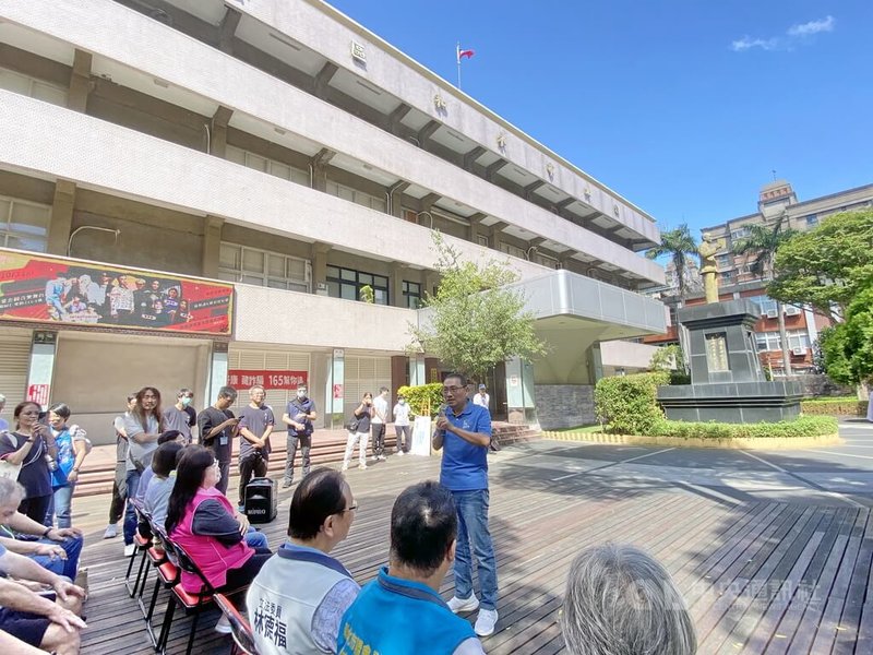 新北市政府推動永和行政園區公辦都更案,市府27日在說明會中指出,將整合永和區公所(圖)、永和警分局、永和消防分隊、永和戶政事務所、圖書館永和分館及永和國父紀念館,打造一站式多功能公共服務核心。中央社記者黃旭昇新北市攝 114年9月27日