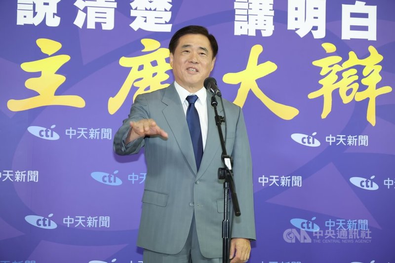 中天新聞27日下午在台北舉辦第2場「國民黨主席大辯論」,國民黨主席候選人郝龍斌(圖)受邀出席,會後受訪時肯定其他候選人表述清晰。中央社記者翁睿坤攝 114年9月27日