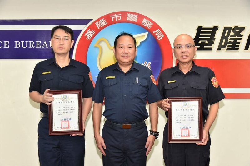 花蓮縣馬太鞍溪堰塞湖溢流，造成光復鄉嚴重災情，基隆市警察局長林信雄（中）28日宣布，市警局及各分局人員，如有在上班日自願前往協助救災，給予1天公差假，效期至10月15日。（基隆市警察局提供）中央社記者王朝鈺傳真　114年9月28日
