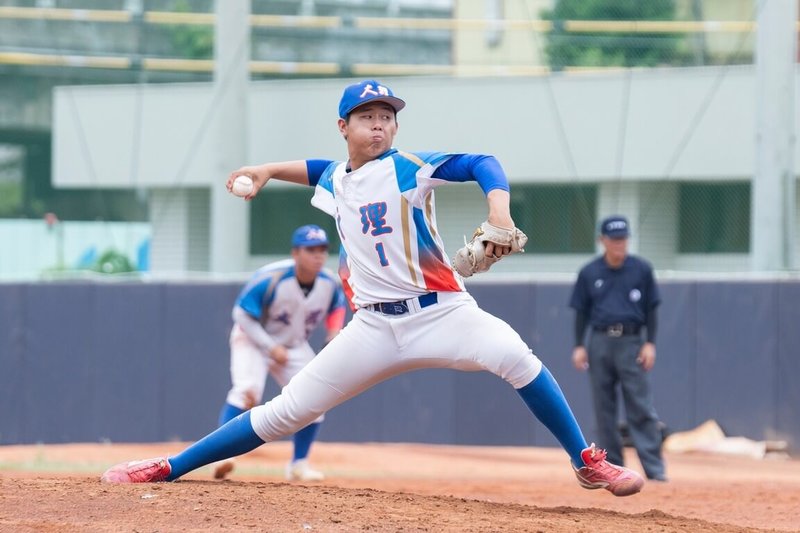 桃園盃棒球賽青棒組8強大理29日與成德一路僵持，大理6局下靠著暴投跑回致勝分，陳冠榮（圖）後援穩守，率隊1比0晉4強。（大會提供）中央社記者謝靜雯傳真 114年9月29日