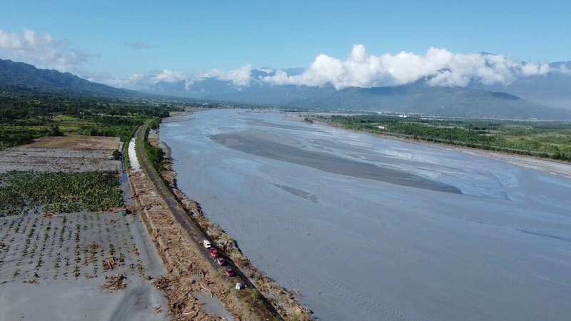 馬太鞍堰塞湖洪患重創光復鄉，目前已累計18人死亡、7人失聯，29日上午搜救人員在東富村加里洞（圖）找到1具男屍，送往瑞穗生命園區相驗，將比對確認身分。（民眾提供）中央社記者李先鳳傳真　114年9月29日