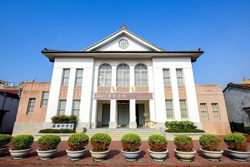 2025台灣設計展在彰化，10月10日將正式登場，縣府30日公布3大展區中的鹿港公會堂，展出主題為平安行，依序從家戶信仰出發，延伸至歲時節慶，再到祈福物件與互動體驗，層層推展出「平安」在生活中的不同面貌。（彰化縣政府提供）中央社記者吳哲豪傳真  114年9月30日