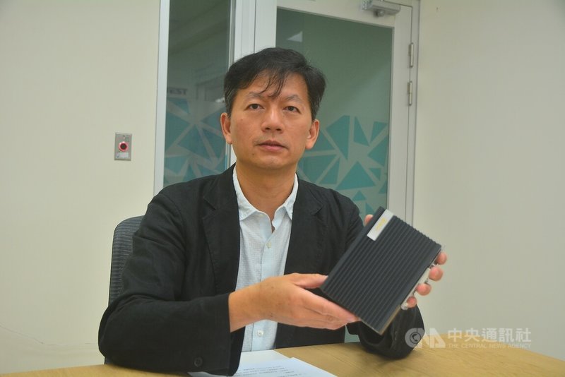 資安新創公司一安智能（Janus Cyber）董事長卓傳育（圖）為工研院資通所博士，曾參與制定國際半導體資安標準SEMI E187，並榮獲114年傑出資訊人才獎肯定，他說，維護企業資通安全的核心技術，在於透過AI演算，讓防護機制一切都自動化。中央社記者黃旭昇新北市攝　114年9月30日