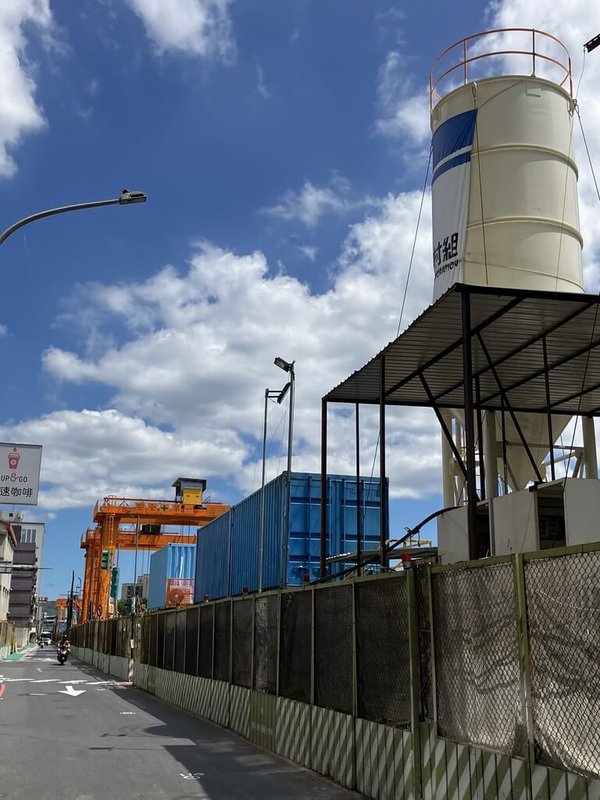 桃園市捷運工程局30日表示,今年桃園捷運綠線工程第5台潛盾機已在桃園八德介壽路發進,將在地底下20公尺掘進,並與今年8月發進、在地底下30公尺掘進的潛盾機,以上下疊式的方式穿越國道2號下方直接基礎結構。(桃園市捷運工程局提供)中央社記者葉臻傳真 114年9月30日