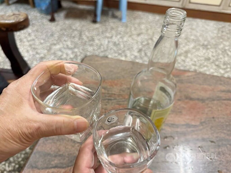 一名男子長期喝高粱酒，酒精刺激下導致膀胱纖維化，日前他小便時突感腹部劇痛，就醫發現膀胱已經破裂。中央社記者趙麗妍攝　114年10月1日