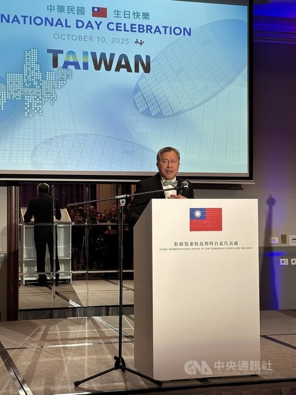 新任駐歐盟兼駐比利時代表謝志偉9月30日晚間在布魯塞爾主持114年國慶酒會。中央社記者曾依璇布魯塞爾攝　114年10月1日