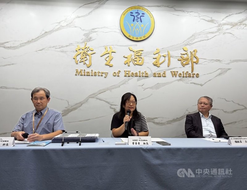 台灣四面環海，衛生福利部食品藥物管理署1日在例行記者會中提醒民眾，水產物種繁多且不易辨識，千萬別自行捕捉食用，忌諱反覆冷凍、解凍。中央社記者沈佩瑤攝  114年10月1日