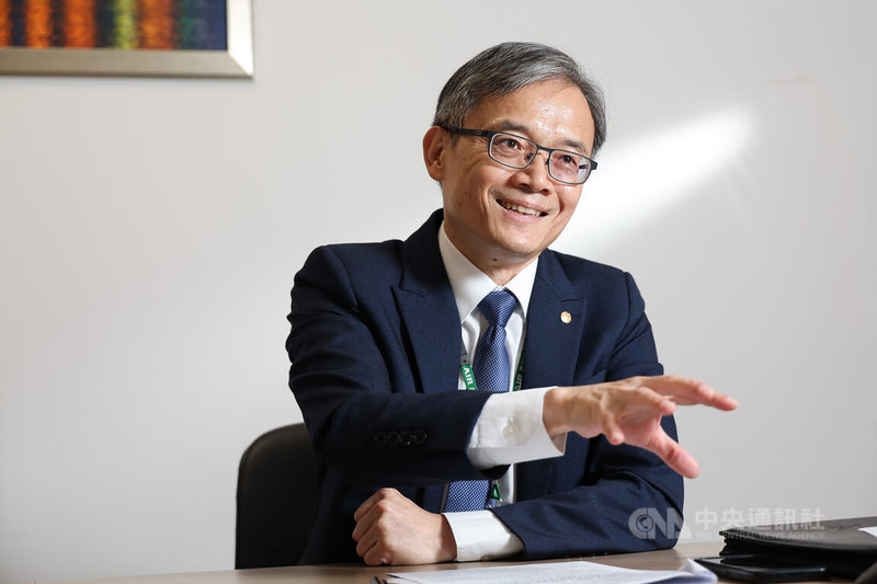航空業碳排占全球總量僅2.5%,但因單趟耗油龐大而備受關注,長榮航依循IATA方向,規劃4大減碳策略。中央社記者翁睿坤攝 114年10月2日
