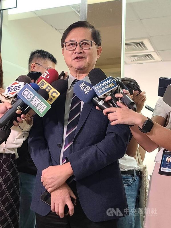 代工廠和碩董事長童子賢2日出席公民LIGHT HOUSE系列活動受訪指出,美方提出台美晶片製造五五分的要求,是出於選舉考量,若對台灣競爭力不利,他持反對意見。中央社記者吳家豪攝 114年10月2日