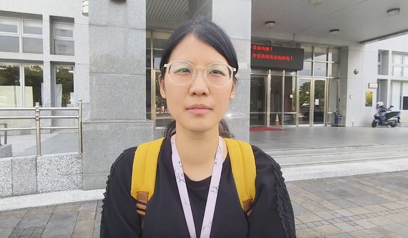 苗栗市邱姓男子2日持刀攻擊路人，刺傷2名學童、1名男子，其中重傷的丁姓女童一度遭凶嫌挾持，所幸安親班黃姓女老師（圖）奮勇上前「搶人」。她3日接受媒體採訪還原當時情況，表示自己當時只想著「一定要把孩子救過來」。（民眾提供）中央社記者管瑞平傳真　114年10月3日