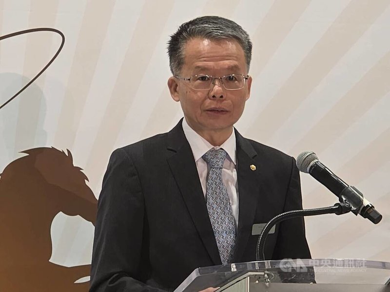 長榮航空達拉斯航線開航,長榮航空在美國當地10月4日晚間,於美國達拉斯舉行開航慶祝晚宴,由長榮航空總經理孫嘉明主持。中央社記者江明晏攝 114年10月5日