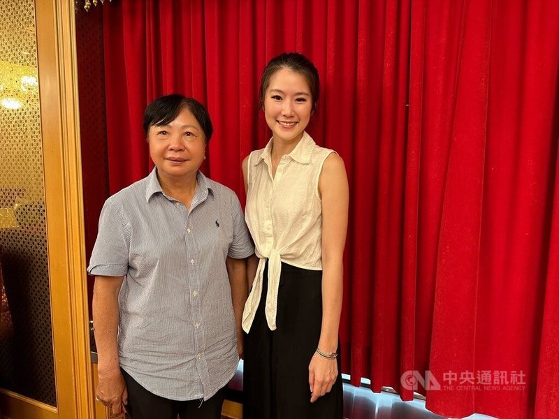 TLPGA台灣女子職業高爾夫協會2025年9月完成理事長改選，由旅日名將黃璧洵（左）當選，有「漂亮寶貝」之昌的職業好手葉欣寧（右）出任副理事長。中央社記者黎建忠攝　114年10月6日