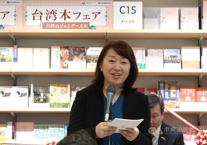 台日合作的「台灣月書展」今年邁入第4年,邀請SNET台灣編纂「台灣書旅-性別中的文化台灣」小冊。SNET台灣代表理事赤松美和子(圖)表示,盼藉由小冊從多元角度呈現台灣的性別文化現況,並透過書展,促進台日在性別文化議題上的理解與交流。中央社記者楊明珠東京攝 114年10月6日