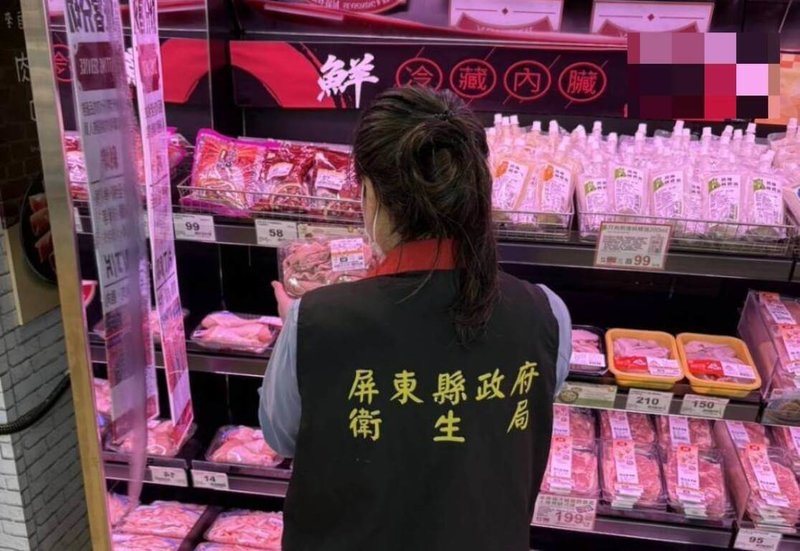 屏東百威食品公司黑心豬腸事件引發全台關注，屏東縣衛生局持續針對市場、餐廳等處的大腸相關產品加強查核，截至6日共抽驗45家，結果均符合規定。（屏東縣衛生局提供）中央社記者黃郁菁傳真　114年10月6日