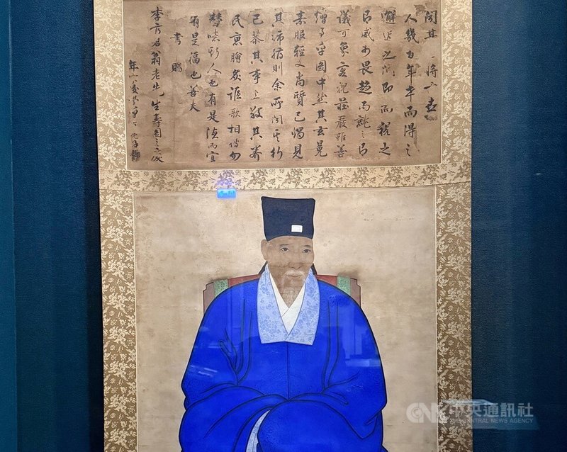 故宮南院4日起推出特展「抵岸–海洋東南亞的文化交會」，展出馬來西亞馬六甲青雲亭逾200年歷史的「華人甲必丹李為經肖像」。中央社記者蔡智明攝　114年10月6日