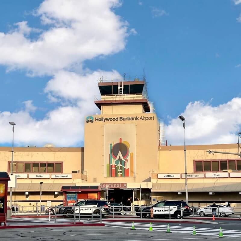 圖為加州好萊塢柏班克機場。（圖取自x.com/fly_BUR）